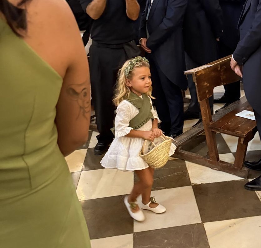 Vestido plumeti blanco Marisol/ mañanita - Imagen 2
